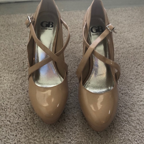 Gianni Bini Nude 3” Heels - Size 10 - Picture 2 of 4